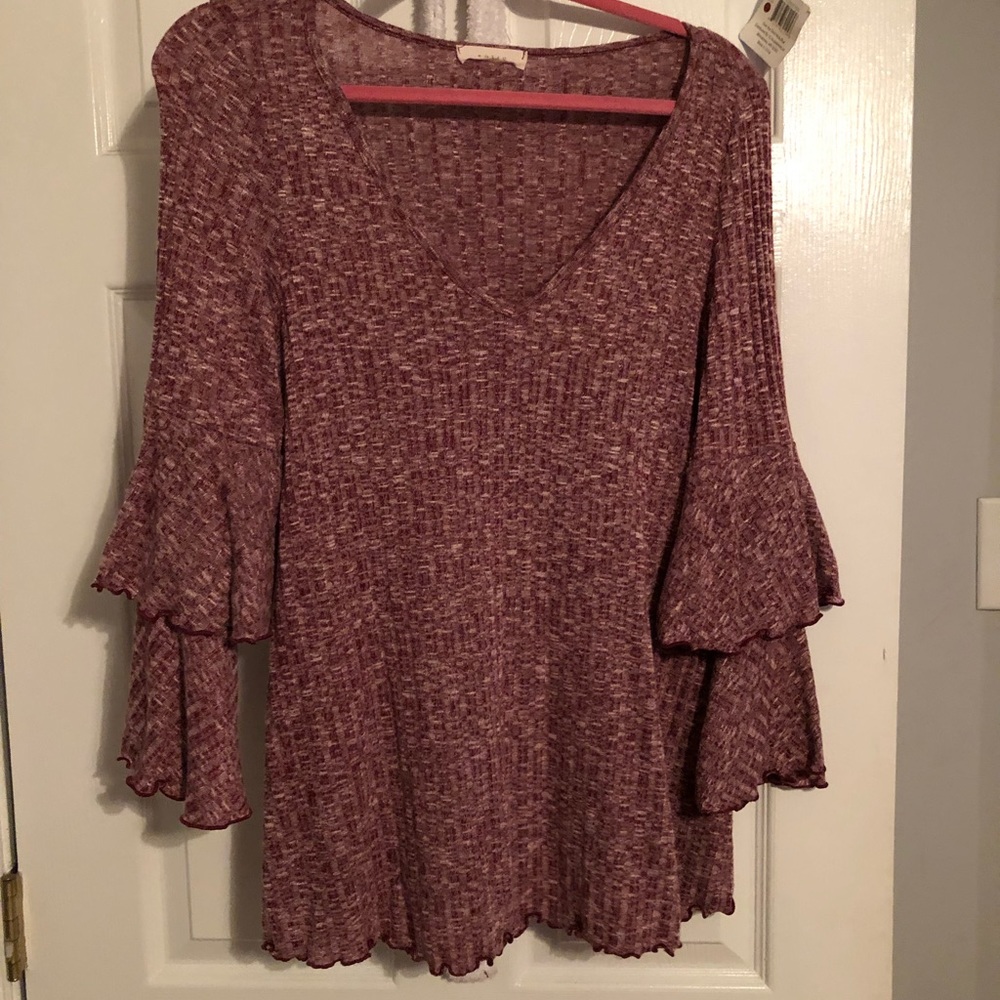 Ruffle sleeve shirt